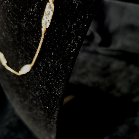 Rasin made necklace and bracelet - Picture 3 of 5